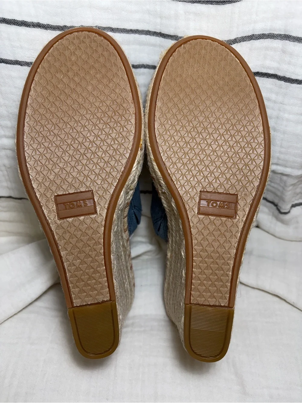 TOMS Monica Mule Wedge Sandals Blue Denim Canvas size 9.5 NWT